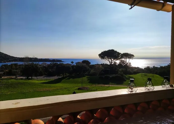 Village Cap Esterel , Agay , T2 Climatise Vue Panoramique - Acces De Plain-pied Au Calme Rare Sur Le Site - Piscines Et Parking Couvert Inclus * Saint-Raphaël